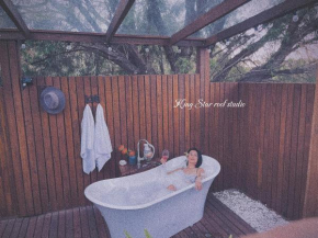 Grape Juice Retreat Rustic romantic gateway 5mins to beaches & town, Margaret River